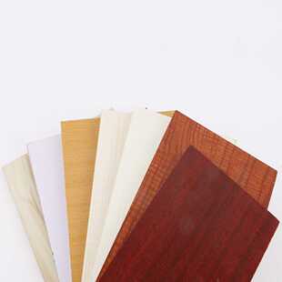 厂家供应|4*8尺中纤板12mm三聚氰胺贴面|密度板中高低纯松木板材|