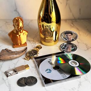 三角洲行动香槟金条半身像大红色模型周边物资量子储存实验数据怀