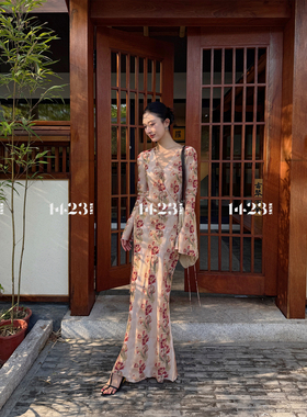 1423【忆江南】春季法式收腰显瘦V领气质性感碎花100桑蚕丝连衣裙