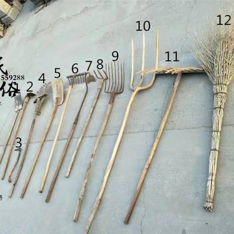 民俗怀旧老农具镰刀扁担木杈连枷木耙铁楸锄头农耕工具展示老物件