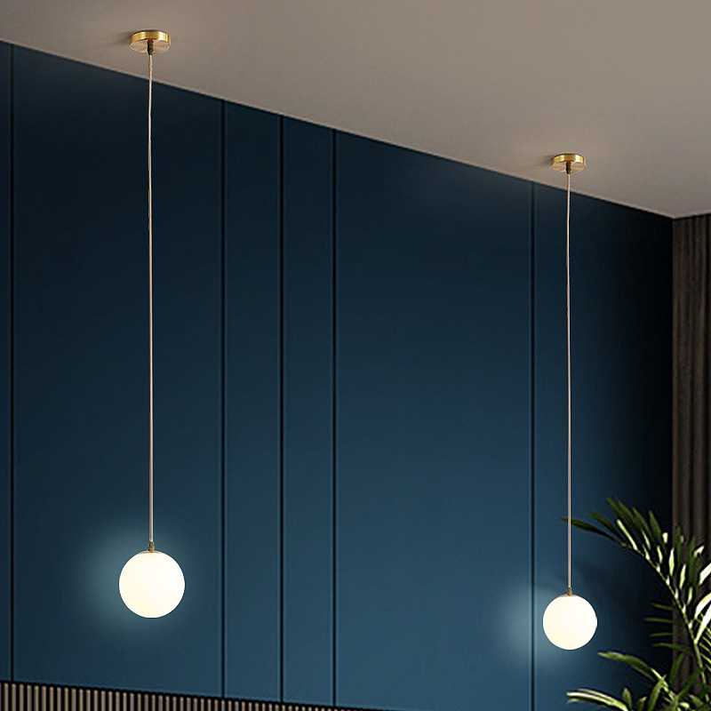 铜现代极简个性创意餐厅床头展会服装店吧台艺术玻璃圆球泡泡吊灯