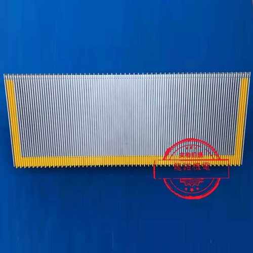 扶梯9300铝合金梯级9500塑料黄卡边梯阶9700扶梯梯步9000银色踏步