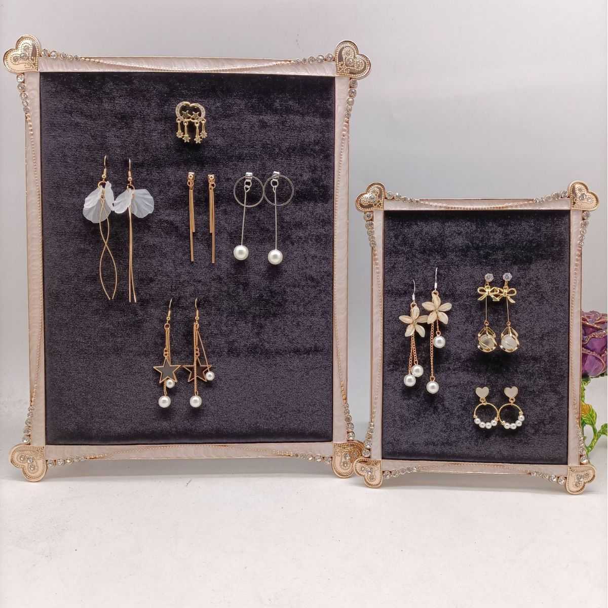 珍珠黑韩国绒面料浅金色金属相框首饰架，珠宝展示架收纳盒