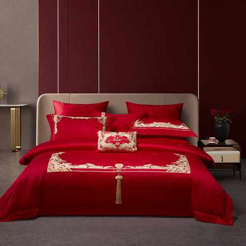 100支婚庆四件套婚房床上用品大红色刺绣喜被子结婚床品