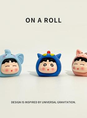 蜡笔小新屏幕显示器桌面小摆件2025年新款可爱工位装饰车载饰品