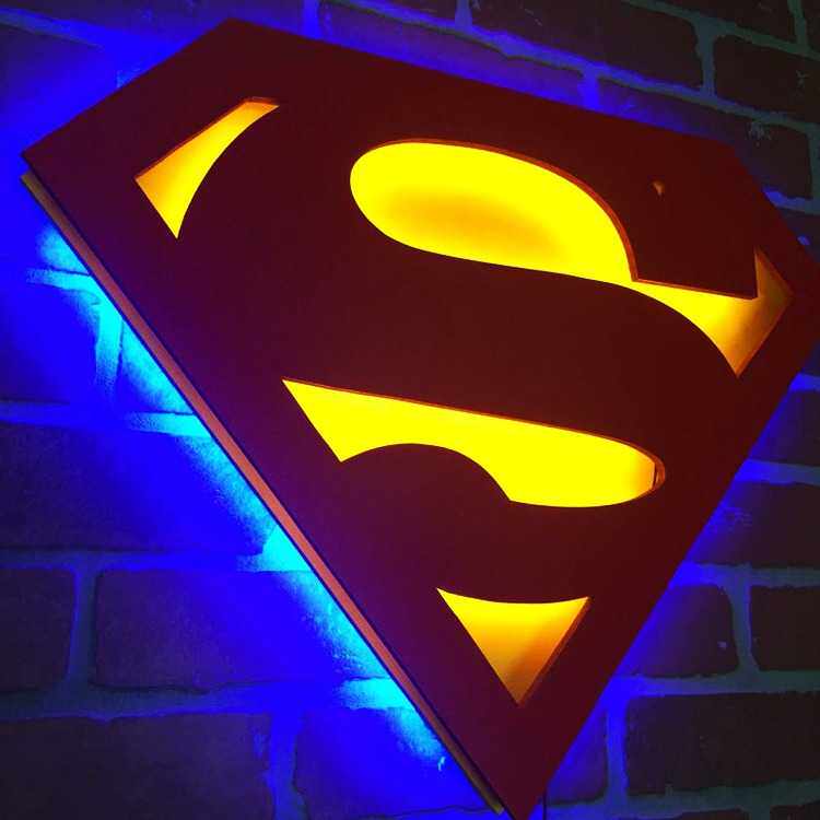跨境爆款 正义联盟超人LED夜灯发光壁灯家饰床头灯超级英雄标志灯