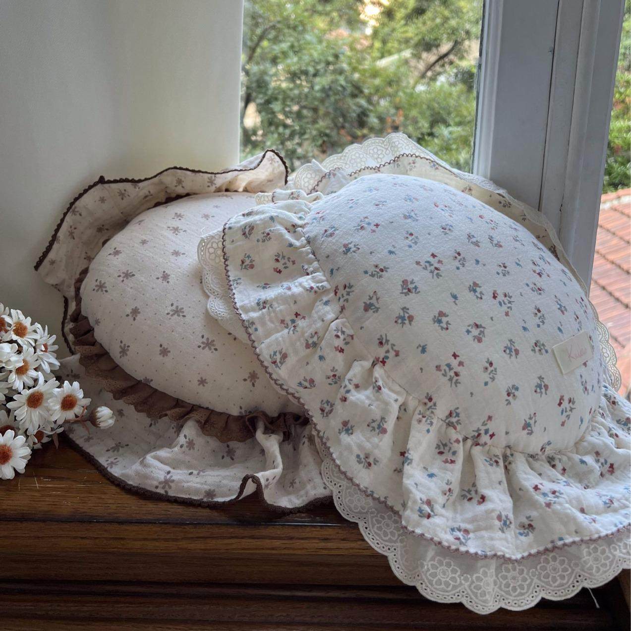 法式复古小圆抱枕全棉靠枕荷叶边圆形靠垫沙发卧室腰靠拍照装饰枕