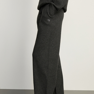 ARC DOT简约舒适针织直筒