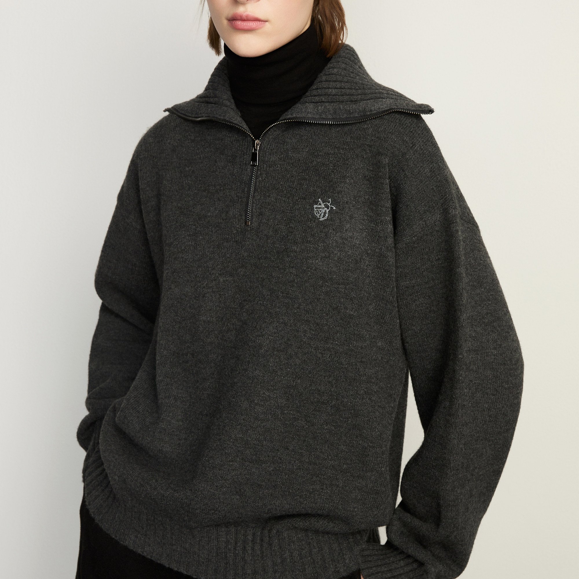 ARC DOT经典半拉链时尚高开合领针织衫