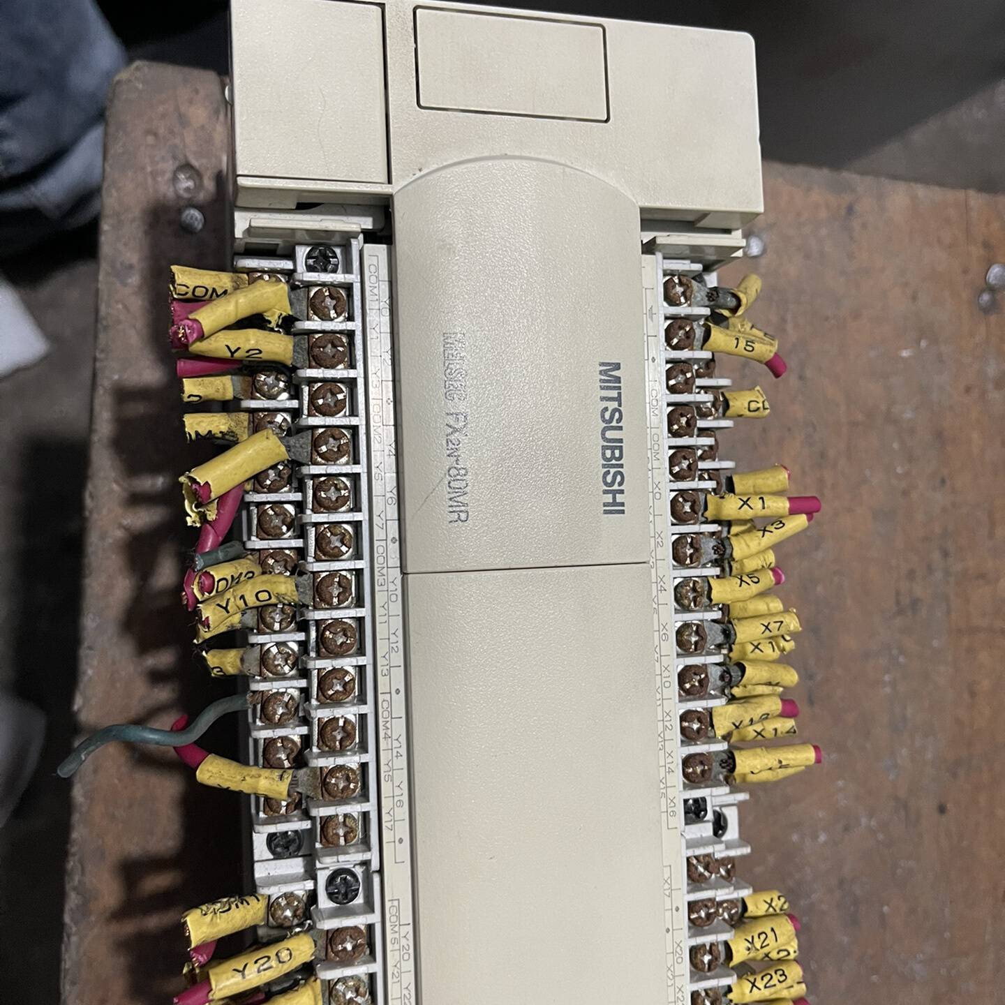 【议价】三菱PLC   FX2N-80MR-001