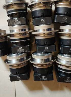 议价法兰盘400w伺服减速机，型号AD064-10-S2，功