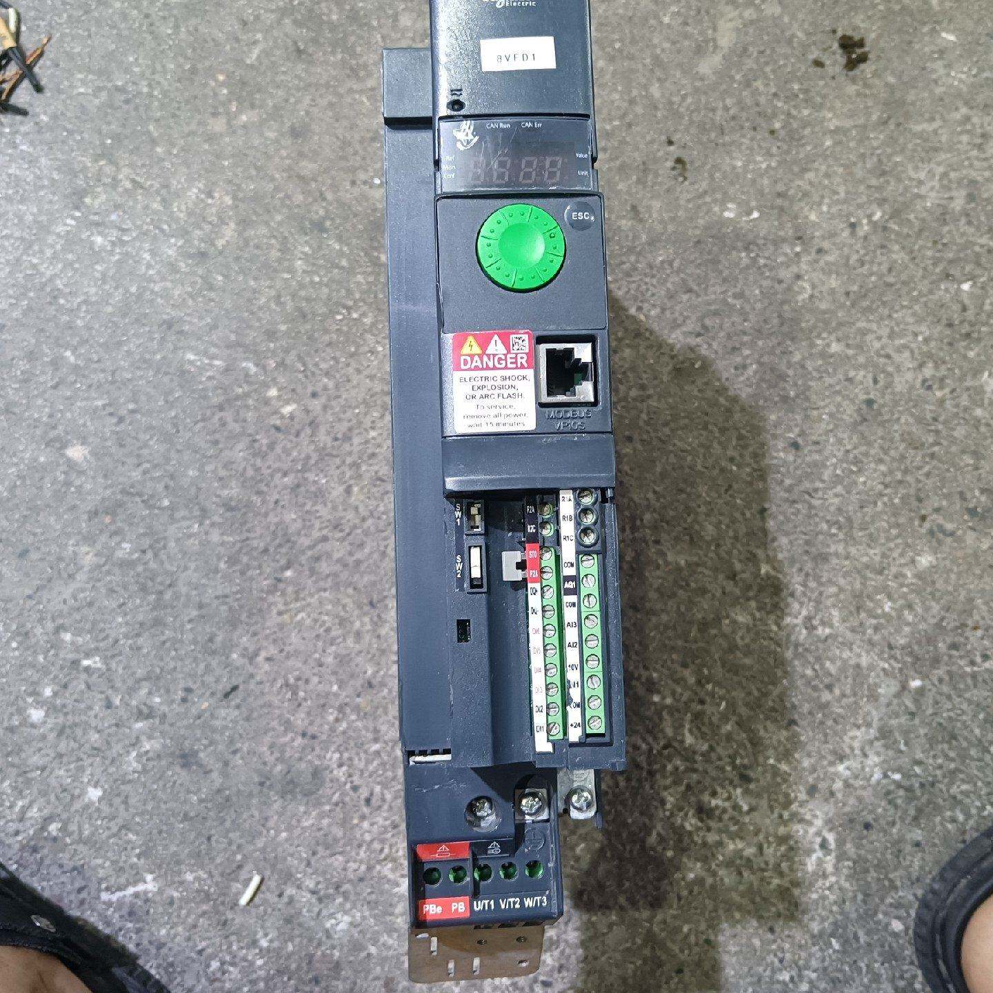 议价原装拆机施耐德变频器，ATV320U40N4B，4KW，