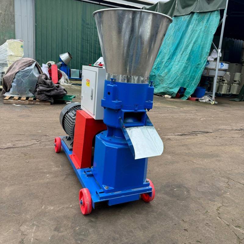 花生壳玉米秸秆饲料颗粒机300型柴油机颗粒饲料机养殖场饲料机