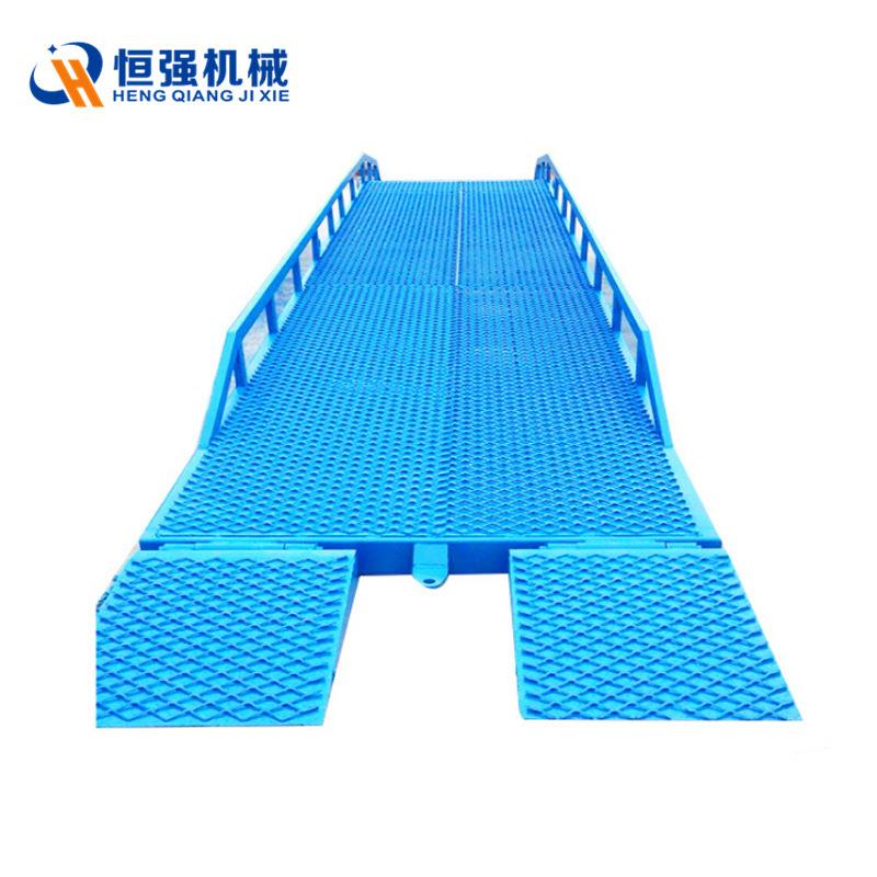 载重8吨液压装卸货斜坡桥叉车移动登车桥伸缩式可移动防滑