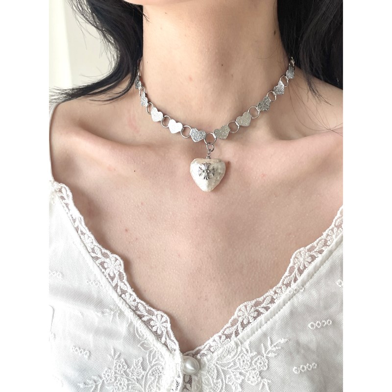 复古小众vintage设计精致爱心十字架古着感项链高级感叠戴锁骨链