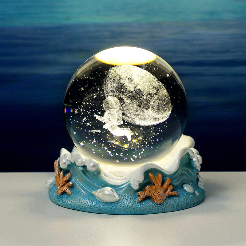 水晶球小夜灯宇航员星空桌面摆件