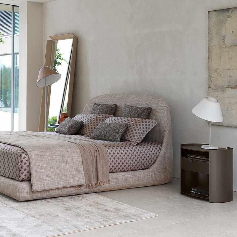 北欧现代大小户型落地床意式极简1.8米布艺软包婚床设计师民宿床