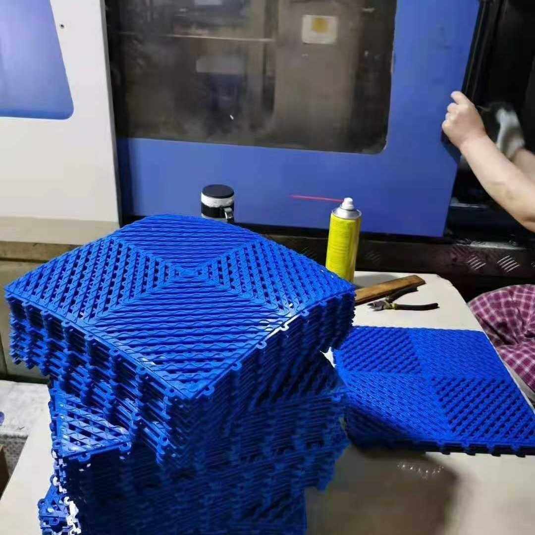 供应浴室卫生间pvc防滑垫淋浴房泳池四周可裁剪拼接式镂空防滑垫