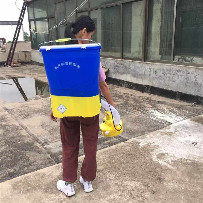 电动单兵融雪抛撒器新型全自动手持抛洒机农用颗粒撒肥器播种器