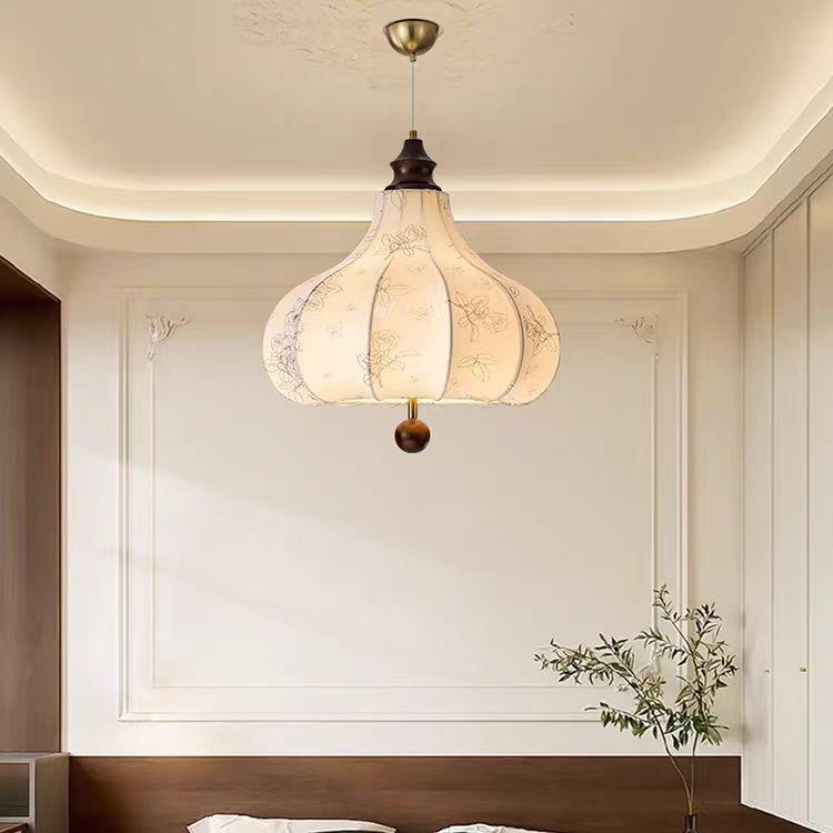 法式中古风餐厅布艺吊灯复古花纹实木茶室吧台灯卧室衣帽间栗子灯