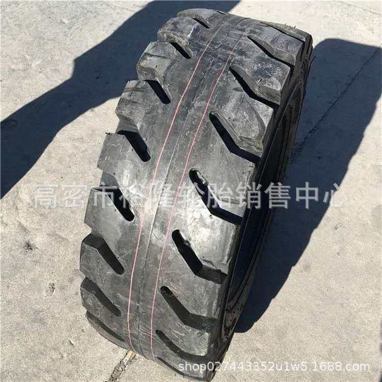 销售铺轨车工程机械轮胎 12-16.5NHS 滑移装载机轮胎 32x11-16.5,玩具/童车/益智/积木/模型,遥控车升级件/零配件,淘宝优惠券,粉丝福利购,淘宝优惠卷