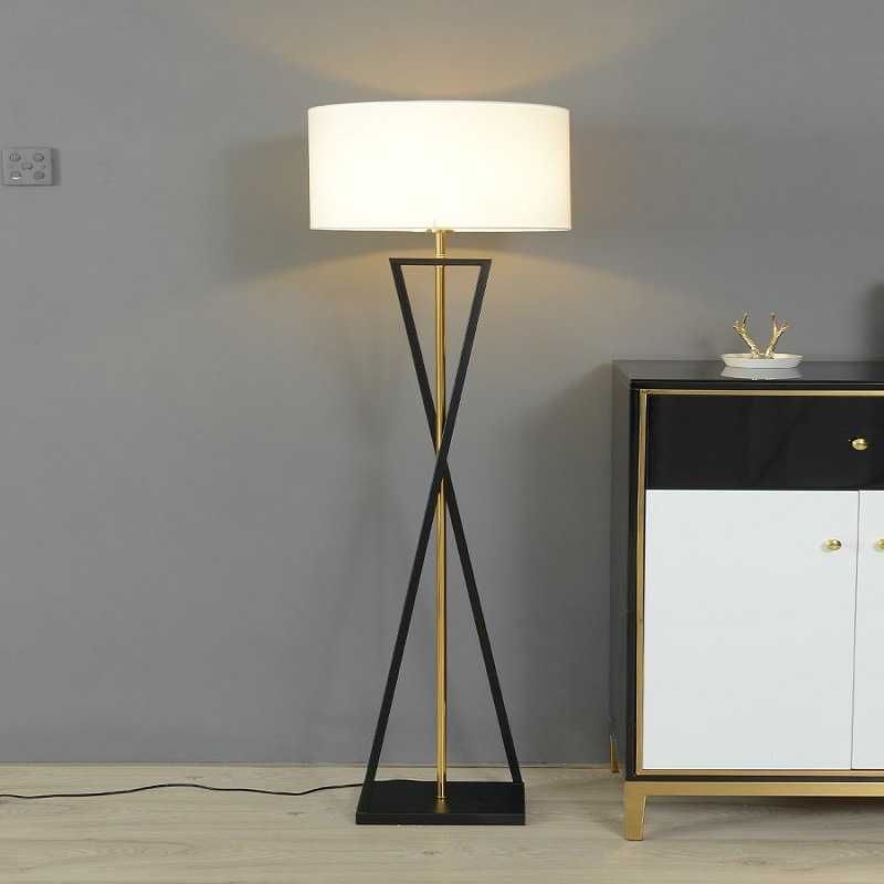 客厅落地灯简约现代立灯卧室轻奢沙发旁边设计感高级摆件台灯装饰