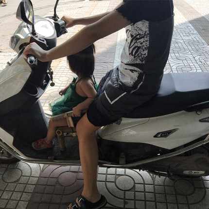 W7宝宝小竹椅子1小孩靠背椅防摔小凳子2岁矮凳子带扶手儿童椅