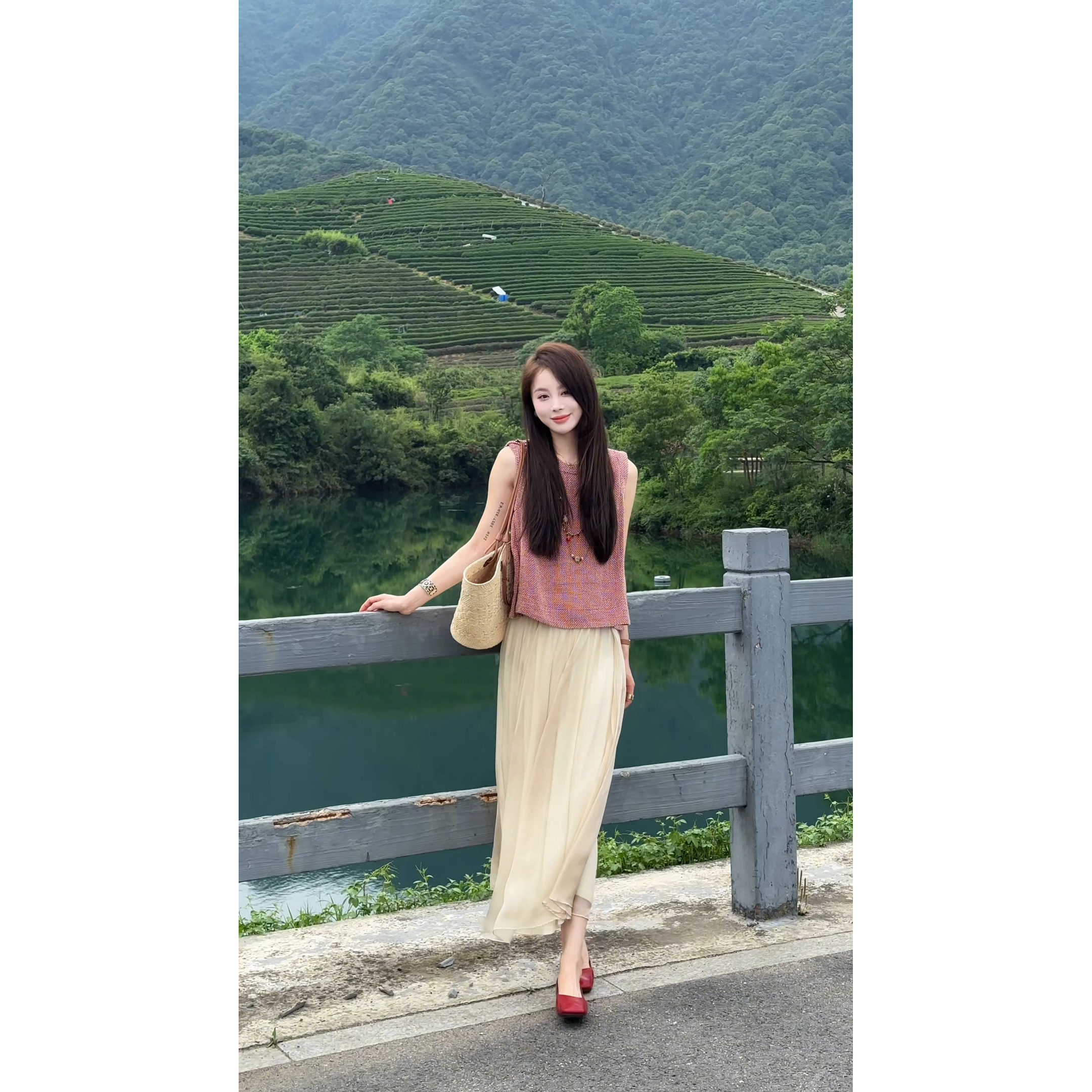 艾文文IRIS 豆蔻 26夏“50亚麻50棉”复古编织肌理感休闲马甲26SY
