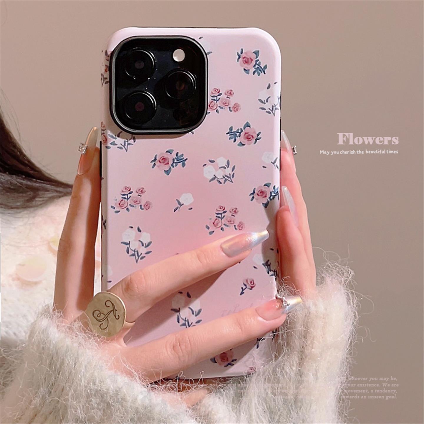 粉色晕染碎花iPhone15苹果