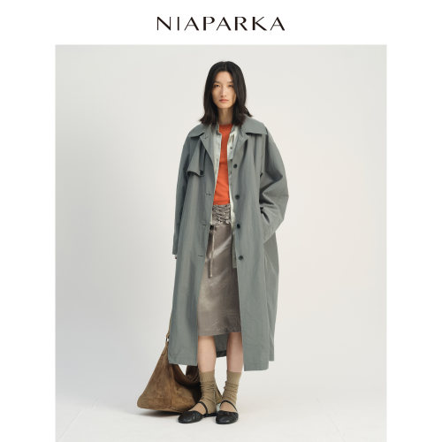niaparka26秋冬女装翻领长袖轻户外后背多褶宽松长风衣外套