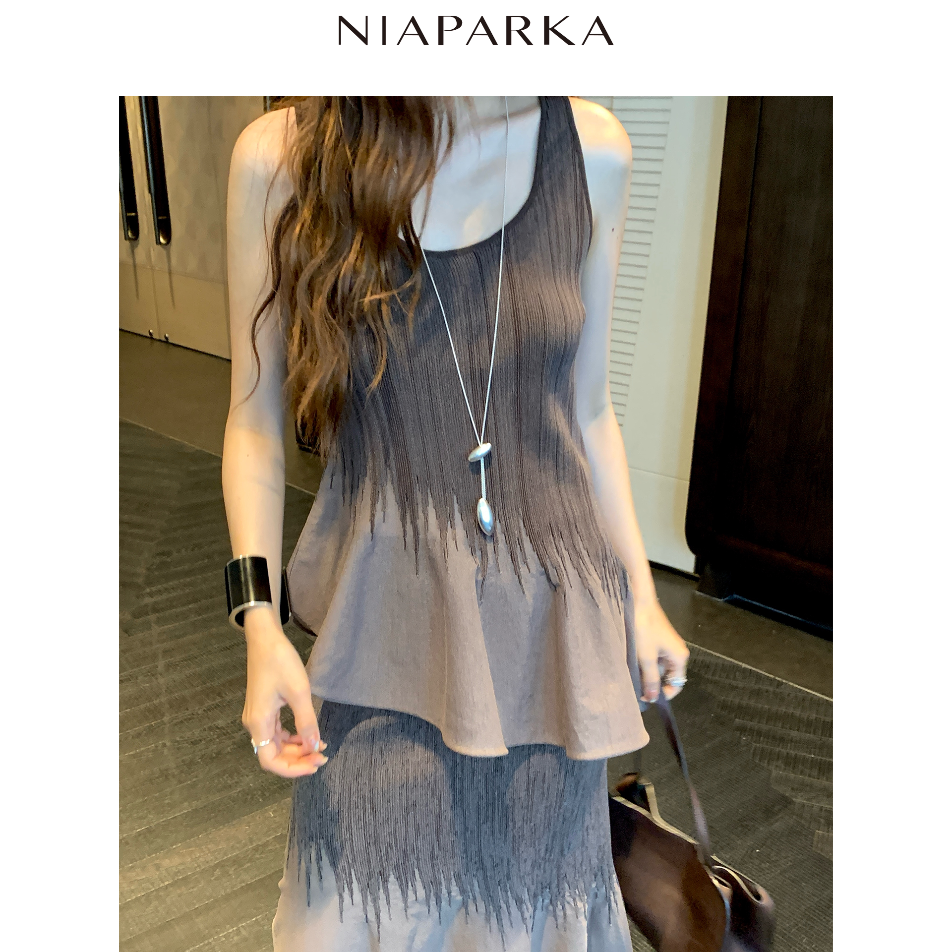 niaparka 2026秋季小众设计感针织背心渐变微透肌理不扎修饰肩颈