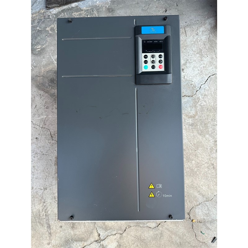 汇川MD500变频器75KW/MD500T75G实物图,包好