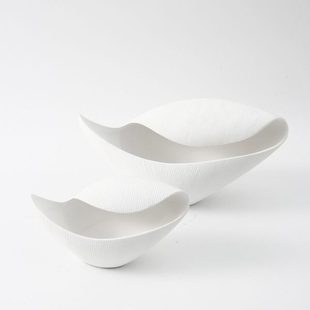 餐桌摆件 简约现异形陶瓷花家居样板间售楼中心卷边插花器软装