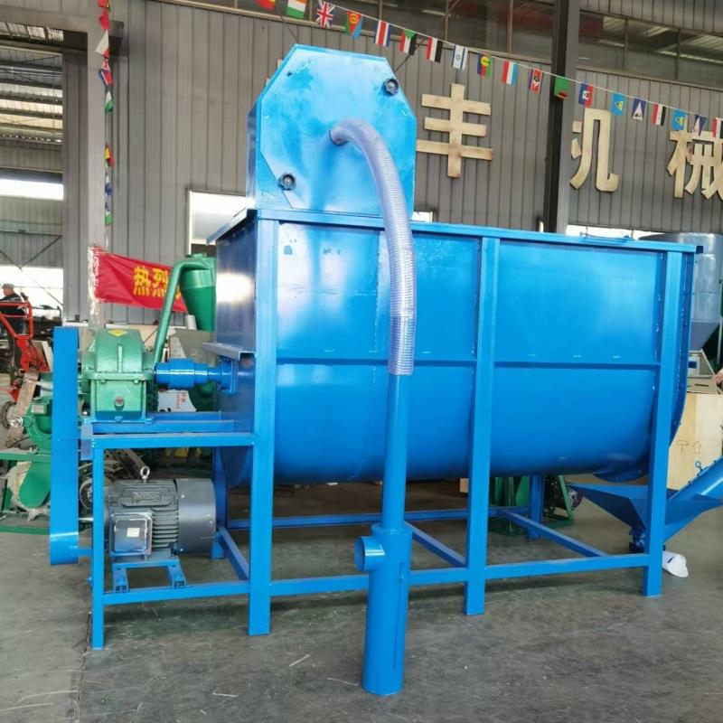 养殖场玉米自吸式粉碎搅拌机塑料颗粒混合搅拌机鸡饲料搅拌机