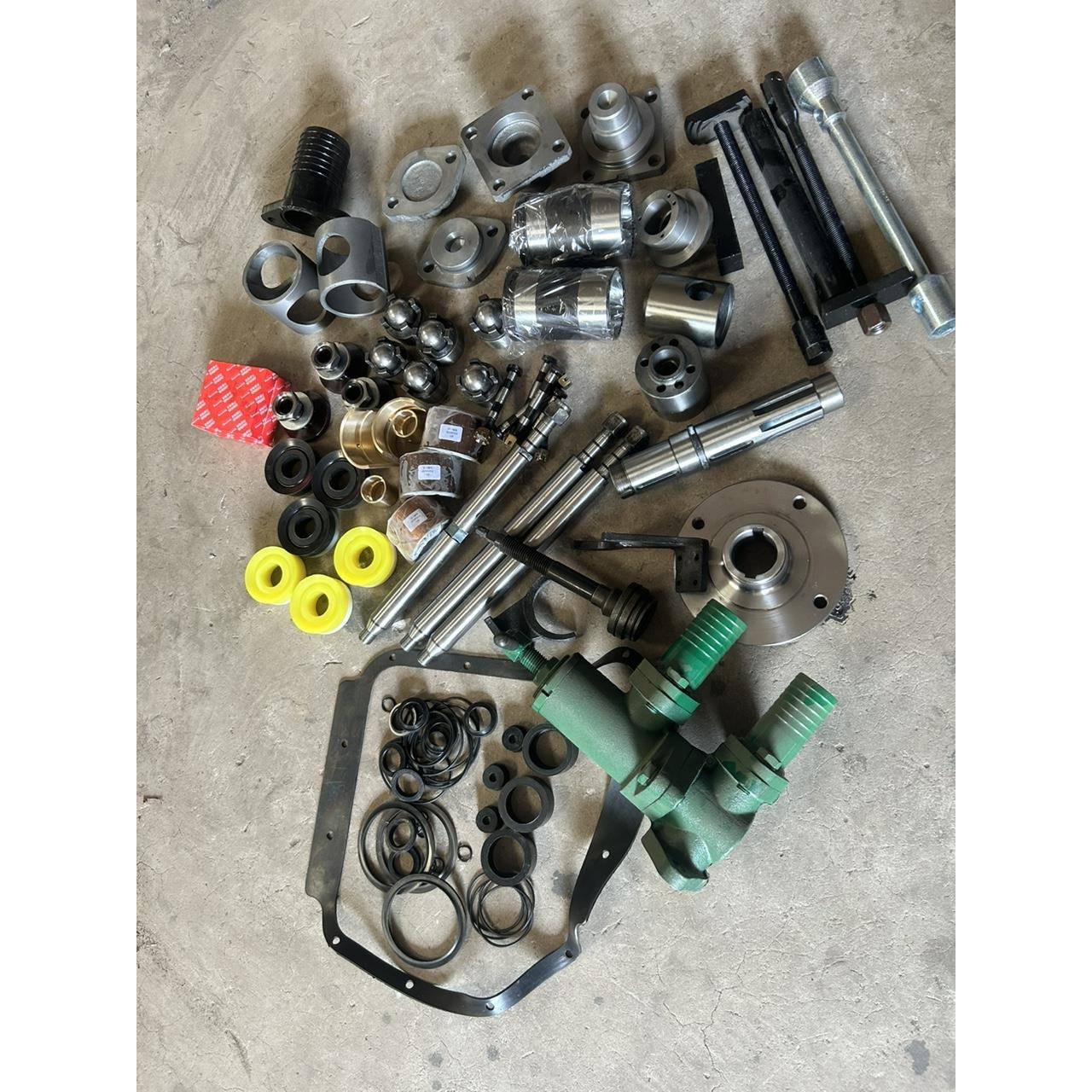 地质配件BW250泥浆泵配件拉杆，阀座，缸套，十字头，定位套