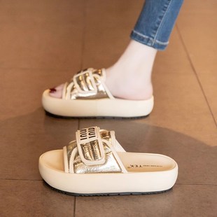 孕妇一字 凉拖鞋 女夏外穿2025新款 厚w底增高软底休闲沙滩凉鞋 时尚