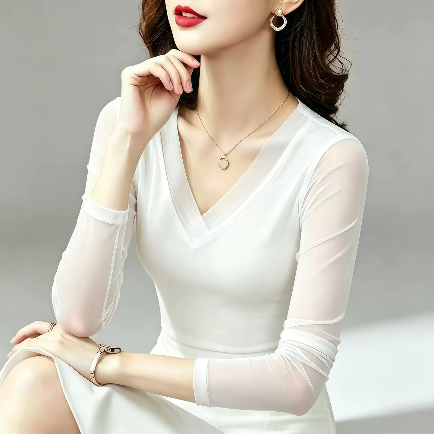 轻奢时尚气质V领减龄T恤女新款韩版修身网纱长袖显瘦百搭上衣