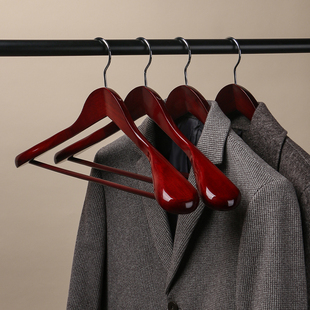 宽肩实木衣架家用挂大衣服无痕防肩角西装 专用高级收纳木质衣撑子