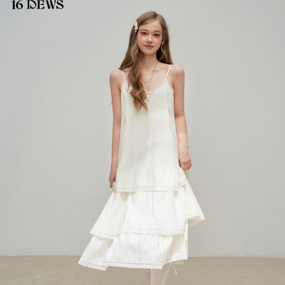 甜美蕾丝拼接吊带连衣裙