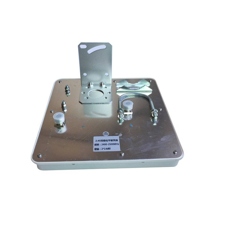 2.4-2.  双极化天线  14dbi  板状定向天线  远距离传输