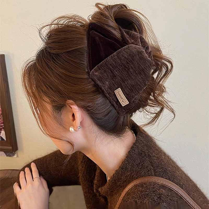 复古丝绒三角抓夹女高级感2025新款高端后脑勺盘发大号鲨鱼夹发卡