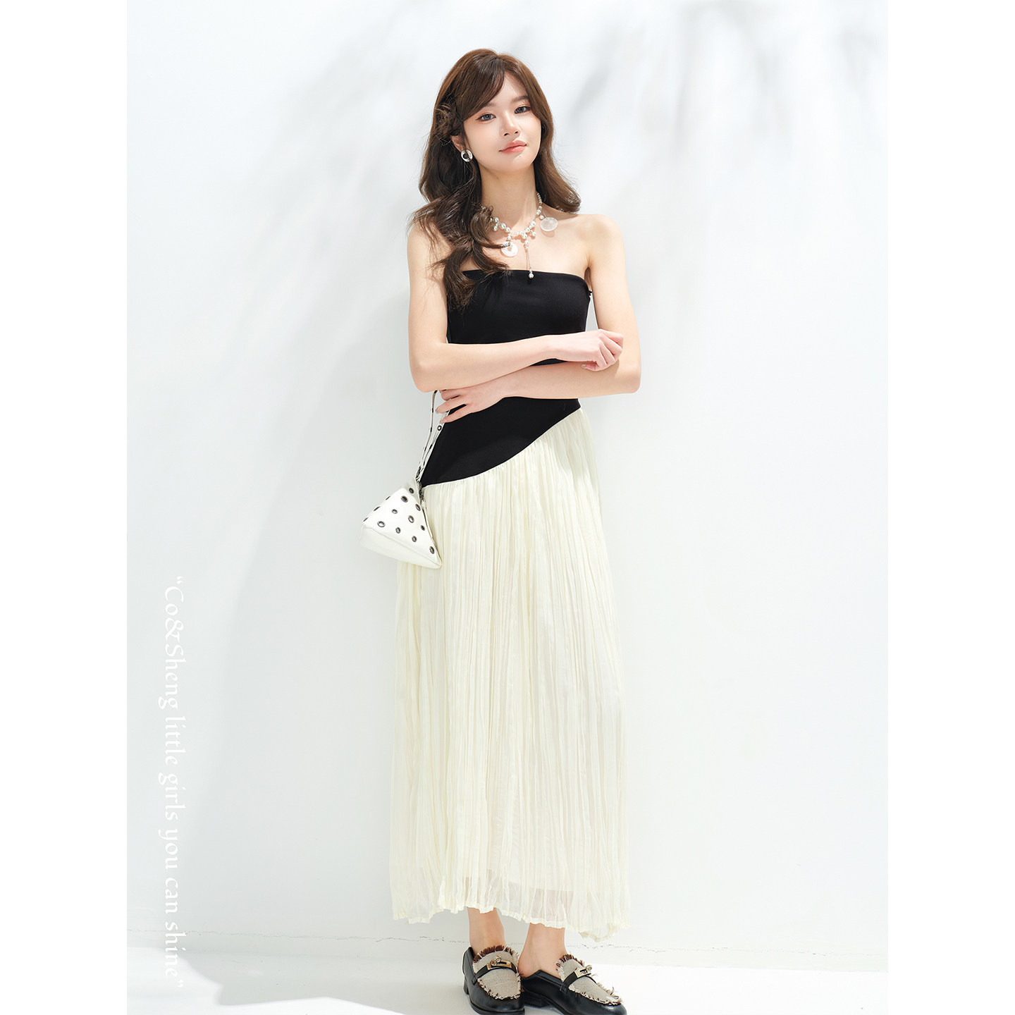 Co&sheng重生黑白撞色拼接抹胸无袖连衣裙捏褶修身显长极简高级感