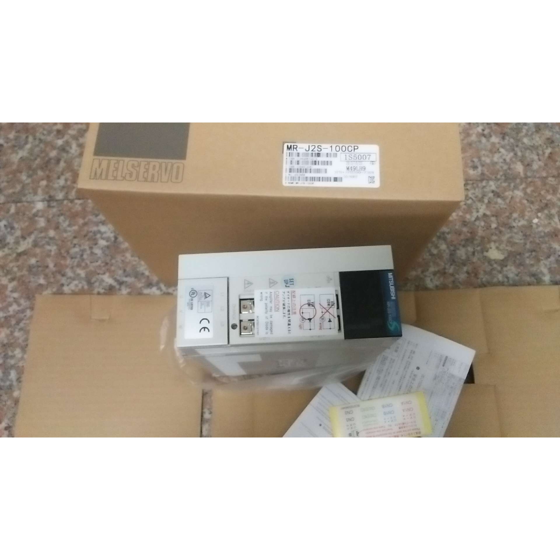 CORON接近开关CZJ-A30-40ANA-D/伺服驱动器MR-J2S-100CP  有质保