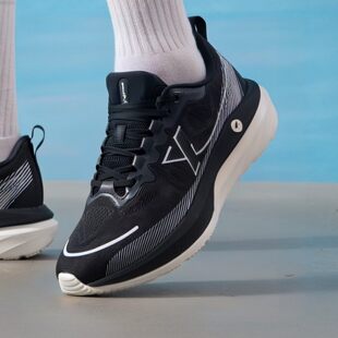 特步行云DC男款跑鞋春秋新款缓震支撑运动鞋软底轻便健身跑步鞋男