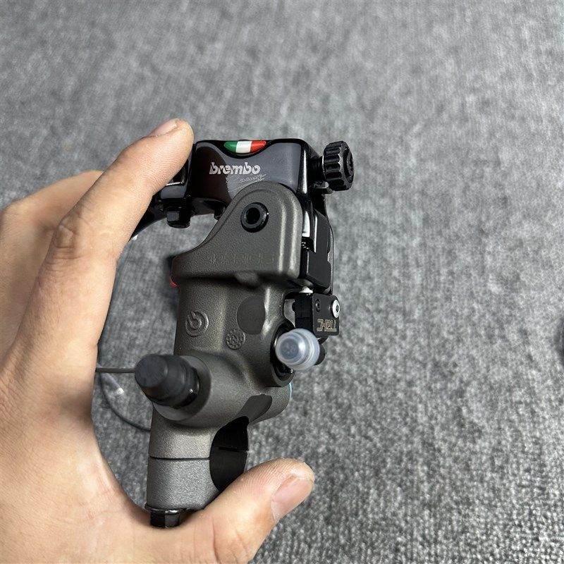 布雷博 左上泵改装刹车断电刹车灯关 超灵敏关,摩托车/装备/配件,刹车片/刹车系统,淘宝优惠券,粉丝福利购,淘宝优惠卷