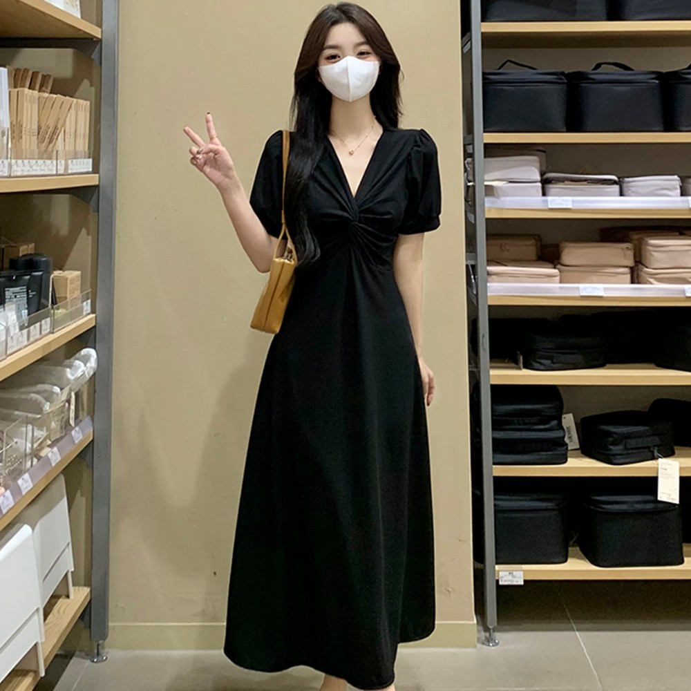 法式大码洋气赫本风针织长裙女夏季胖妹妹气质显瘦扭结黑色连衣裙