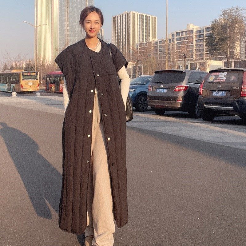 独特超好看羽绒马甲女款2024新款外穿长L款过膝宽松欧货冬季马夹