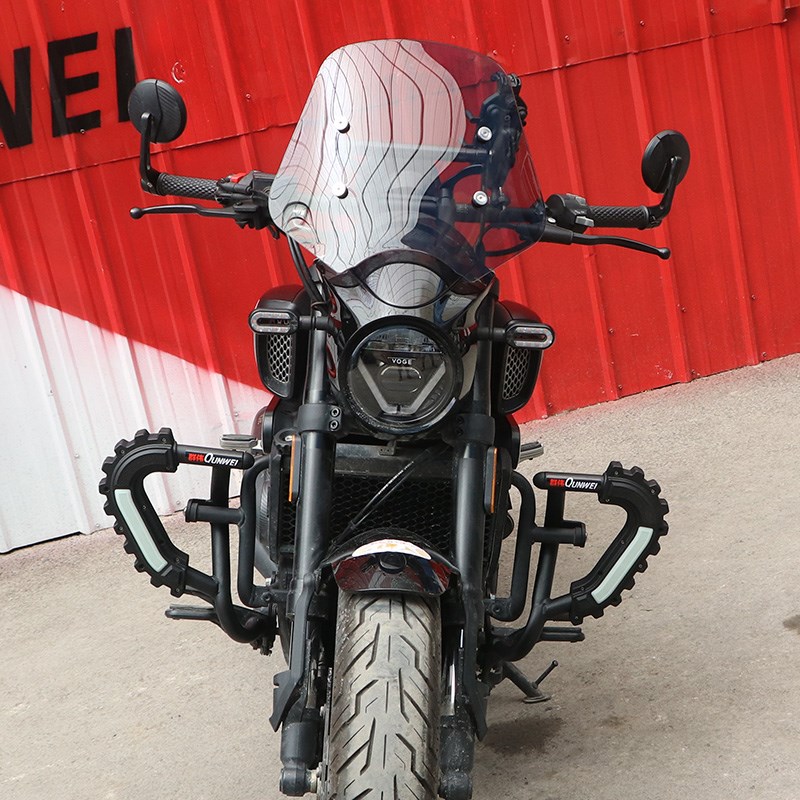 适用隆鑫无极CU525前挡风板装饰小挡风玻璃导流罩护胸板风挡改装