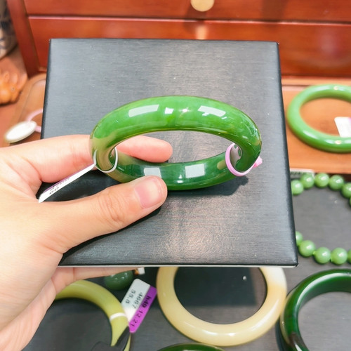 V6碧玉高色满色满肉艳底艳辣阳绿猫眼一线天5253无包容0瑕疵