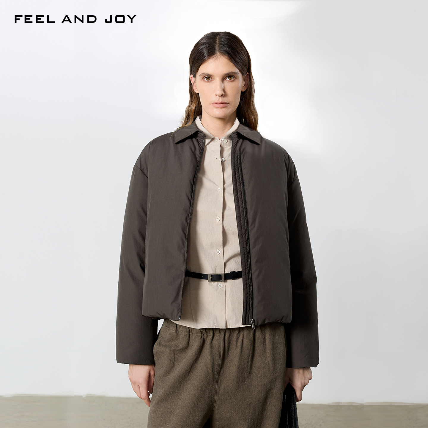 翻领短款羽绒服女2025冬季